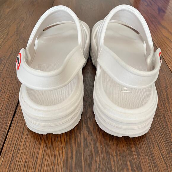 Hunter Bloom White Foam Sandals with Logo Accent: Size Women's 10 - Picture 7 of 7